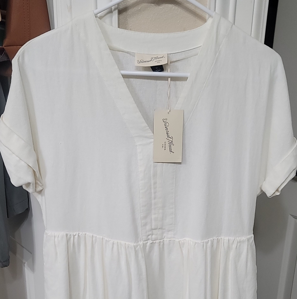 Universal Thread White Short Sleeve Boxy Blouse